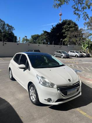 PEUGEOT 208 1.5 ALLURE 8V FLEX 4P MANUAL PEUGEOT 208 1.5 ALLURE 8V FLEX 4P MANUAL